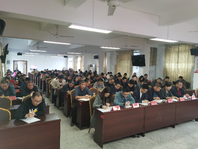 新圩鎮(zhèn)召開(kāi)傳達(dá)梅州、興寧市禁毒工作會(huì)議精神暨禁毒工作推進(jìn)會(huì)2.jpg