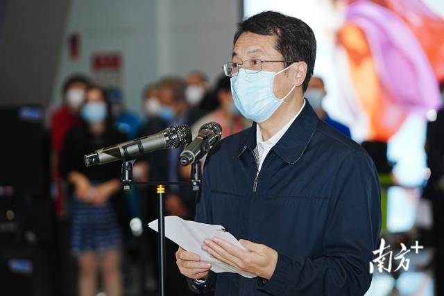 省委常委、常務(wù)副省長、省疫情防控指揮辦主任張虎