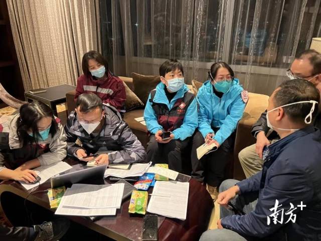 抵達(dá)上海后，廣東援滬核酸檢測隊(duì)連夜制訂工作計(jì)劃