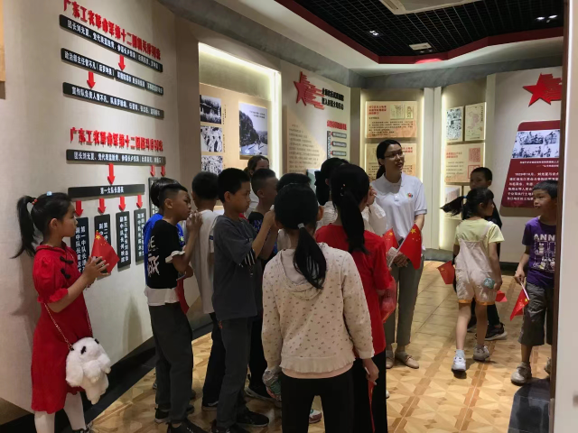 組織少年兒童到劉光夏革命烈士紀念館開展“牢記紅色信仰 傳承紅色基因”主題活動.jpg