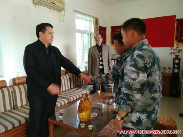 慰問駐地官兵.JPG